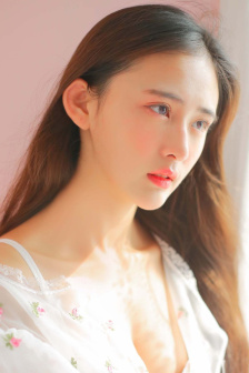 父亲有力挺送女儿